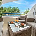 Апартаменты Beachfront Lovely Paraiso Del Sur A106 *