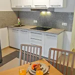 Апартаменти Beachfront Lovely Paraiso Del Sur A106 *