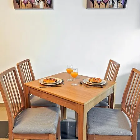 Апартаменти Beachfront Lovely Paraiso Del Sur A106 *